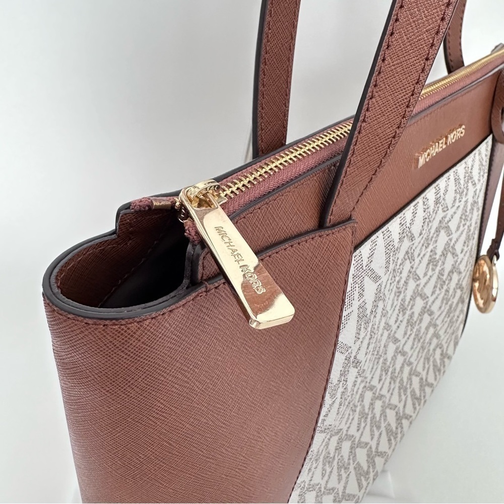 New Michael Kors Maddie Signature Tote  Carryall Bag in Vanilla - Picture 9 of 16